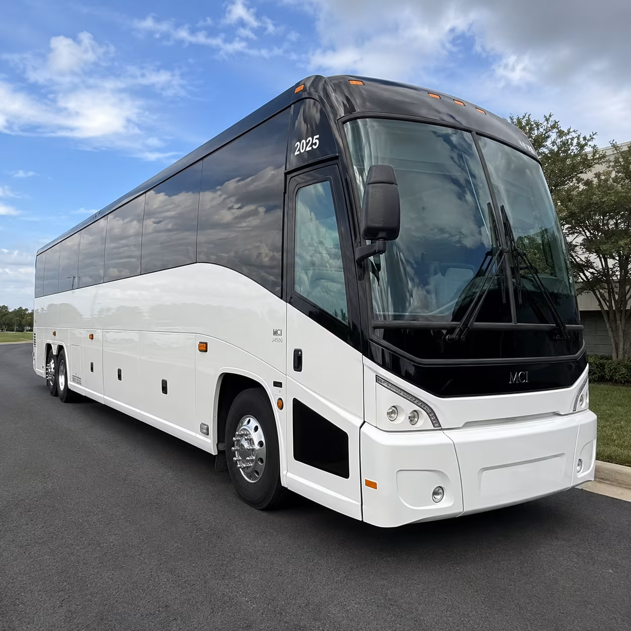 game day bus rentals to petco park and snapdragon stadium from chula vista